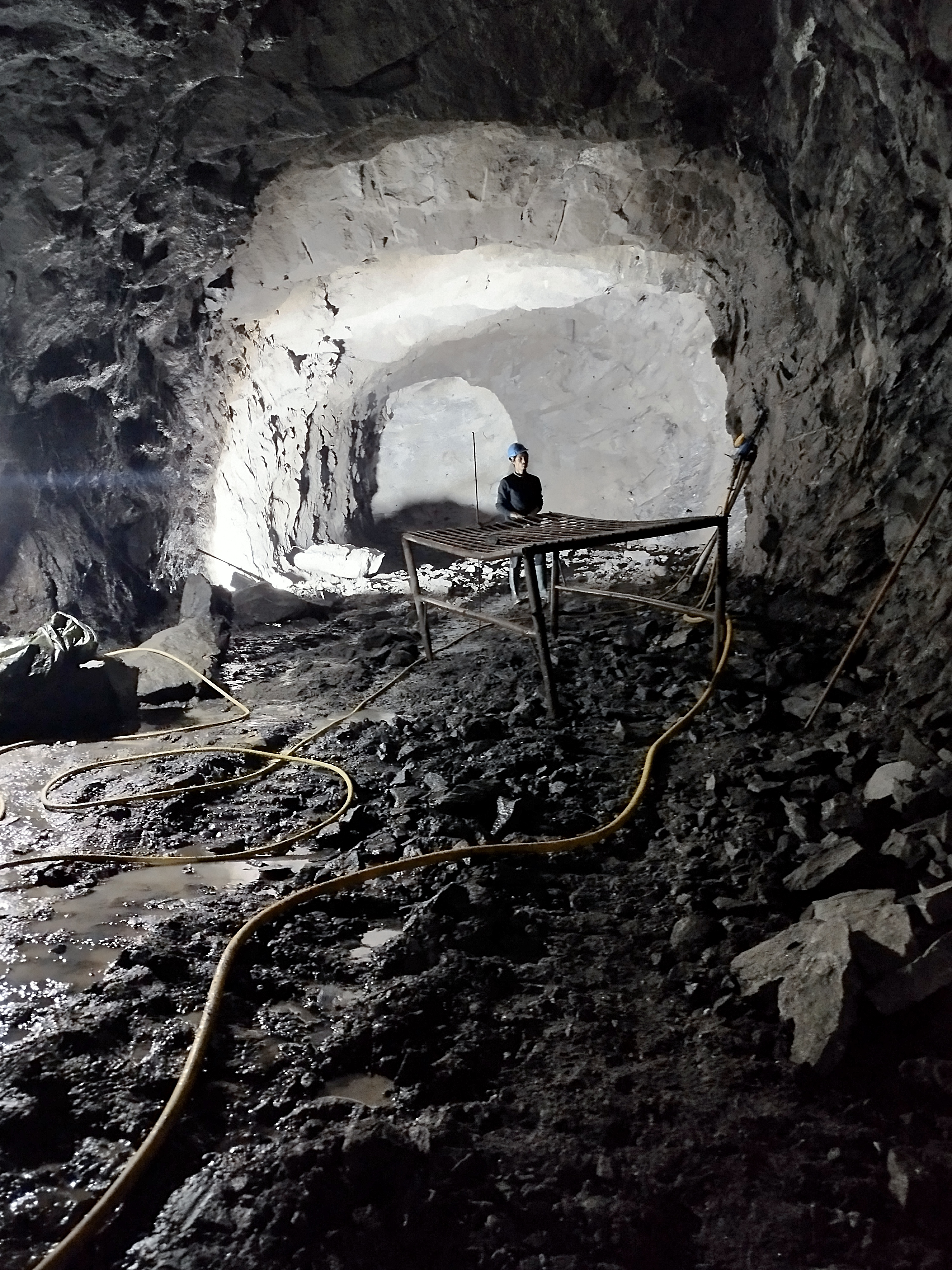 End of 250m horizontal tunnel where the vertical shaft begins